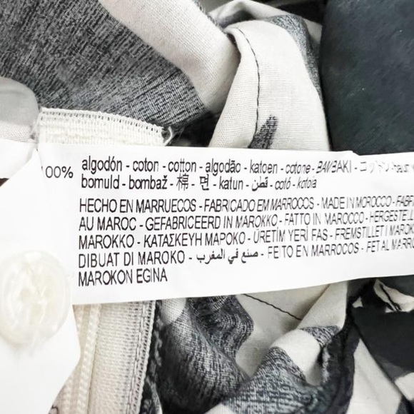 Zara
Twist Blogger Favorite Black White Cotton Geometric Print Cropped Blouse - Picture 5 of 6